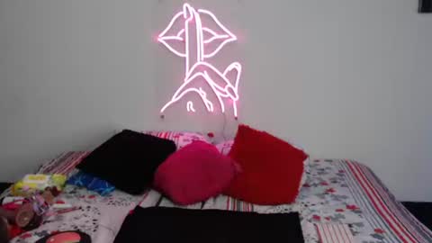 Snapshot of normaa22 chatting on 22, 10, 2025 Norma online show from 22, 10, 2025