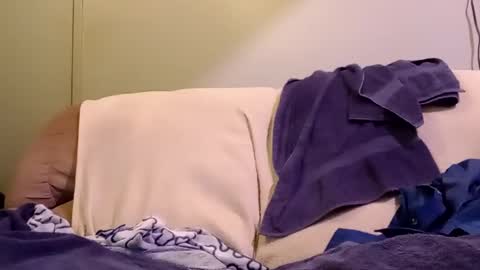 Snapshot of normalbo1982 chatting on 10, 9, 2025 Good boy online show from 10, 9, 2025