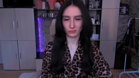 Hazel online show from 10, 1, 2026