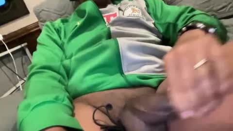 Snapshot of nostringfun chatting on 19, 12, 2024 nostringfun online show from 19, 12, 2024