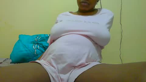Snapshot of notoy1 chatting on 21, 4, 2026 notoy1 online show from 21, 4, 2026