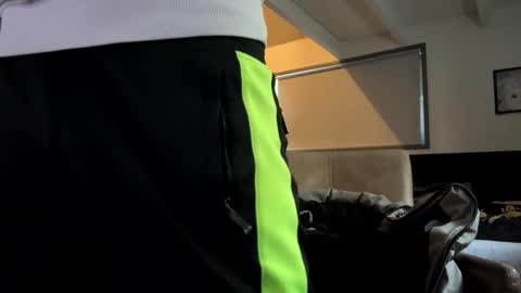 notsmallnotbigg online show from 1, 2, 2025