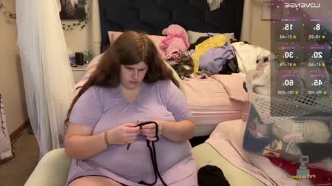 Snapshot of noturbabymoms chatting on 1, 1, 2025 NotUrBabyMoms online show from 1, 1, 2025