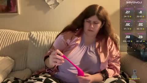 Snapshot of noturbabymoms chatting on 20, 1, 2025 NotUrBabyMoms online show from 20, 1, 2025