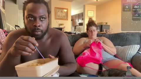 Snapshot of noturbabymoms chatting on 26, 9, 2025 NotUrBabyMoms online show from 26, 9, 2025