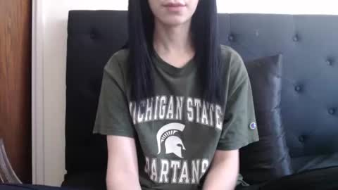 Snapshot of novafrey chatting on 4, 12, 2025 Olivia online show from 4, 12, 2025