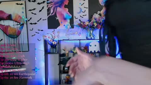 Snapshot of novaharper chatting on 7, 10, 2025 Nova Harper online show from 7, 10, 2025