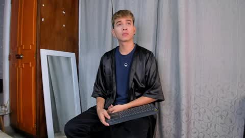 Snapshot of novawheeler chatting on 30, 1, 2025 Nova online show from 30, 1, 2025