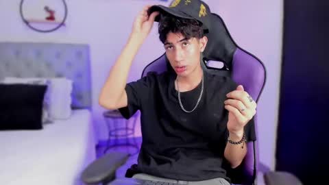 Snapshot of novawheeler chatting on 2, 2, 2025 Nova online show from 2, 2, 2025