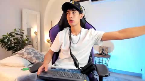 Snapshot of novawheeler chatting on 11, 2, 2025 Nova online show from 11, 2, 2025