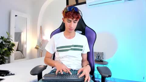 Snapshot of novawheeler chatting on 24, 2, 2025 Nova online show from 24, 2, 2025