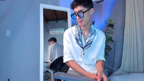 Snapshot of novawheeler chatting on 11, 9, 2025 Nova online show from 11, 9, 2025