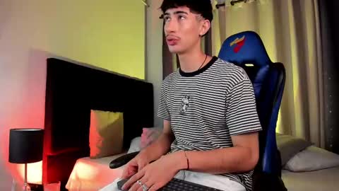 Snapshot of novawheeler chatting on 8, 10, 2025 Nova online show from 8, 10, 2025