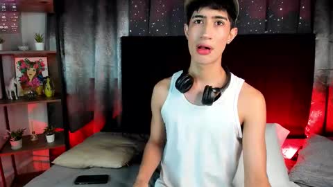 Snapshot of novawheeler chatting on 27, 10, 2025 Nova online show from 27, 10, 2025