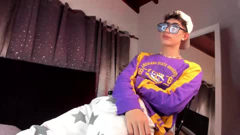 Snapshot of novawheeler chatting on 17, 11, 2025 Nova online show from 17, 11, 2025