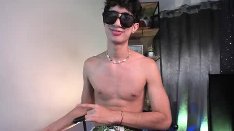 Snapshot of novawheeler chatting on 20, 11, 2025 Nova online show from 20, 11, 2025