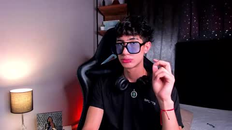 Snapshot of novawheeler chatting on 22, 11, 2025 Nova online show from 22, 11, 2025