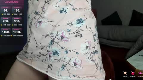 Snapshot of now_elly chatting on 1, 11, 2025 Nowelly online show from 1, 11, 2025