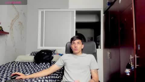 Snapshot of noxx_stark chatting on 22, 11, 2025 Noxx online show from 22, 11, 2025