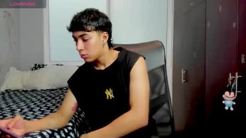 Snapshot of noxx_stark chatting on 16, 12, 2025 Noxx online show from 16, 12, 2025