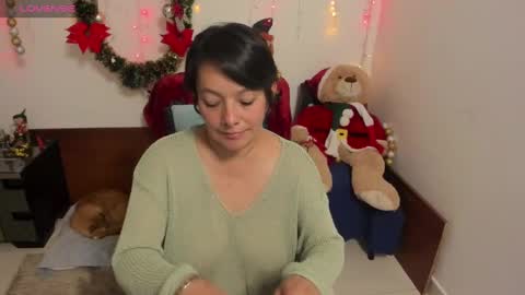 Snapshot of nuit_rose chatting on 7, 1, 2025 nuit_rose online show from 7, 1, 2025