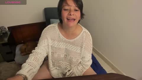 Snapshot of nuit_rose chatting on 4, 2, 2025 nuit_rose online show from 4, 2, 2025