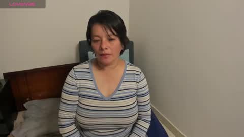 Snapshot of nuit_rose chatting on 7, 2, 2025 nuit_rose online show from 7, 2, 2025