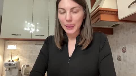 Snapshot of nursedoll chatting on 8, 9, 2025 Ema online show from 8, 9, 2025