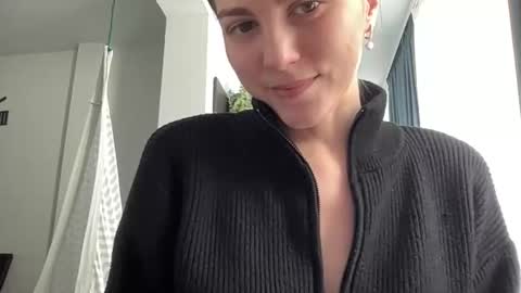 Snapshot of nursedoll chatting on 18, 10, 2025 Ema online show from 18, 10, 2025