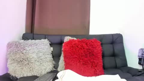 Nia online show from 2, 3, 2025