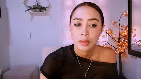 Nycole online show from 26, 11, 2025