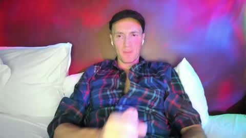 Snapshot of nyhudsonvalleyfun chatting on 18, 11, 2025 HudsonValleyNYfun online show from 18, 11, 2025