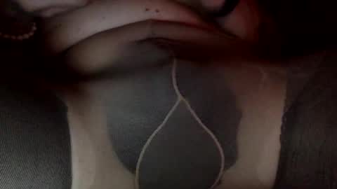 Snapshot of nylon2412 chatting on 12, 12, 2024 nylon2412 online show from 12, 12, 2024