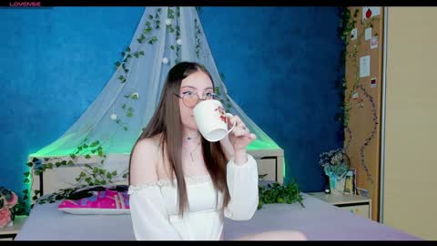 Snapshot of nymphalean chatting on 6, 2, 2025 Kat online show from 6, 2, 2025