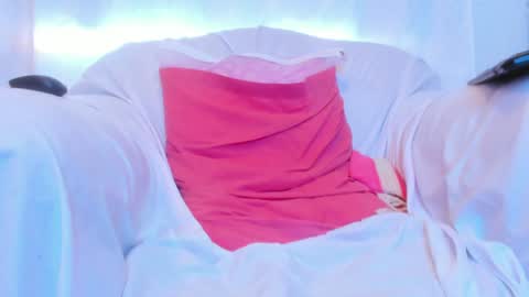 xionela gates online show from 20, 1, 2025