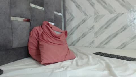 xionela gates online show from 10, 3, 2025