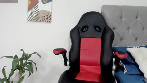 Nyra online show from 14, 2, 2026