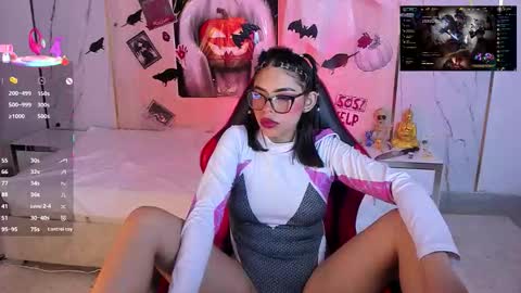 Snapshot of nyveth chatting on 21, 10, 2025 Nyvet online show from 21, 10, 2025