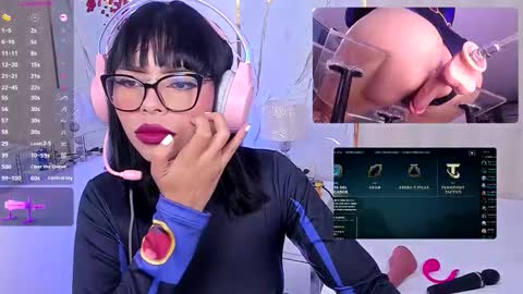 Snapshot of nyveth chatting on 5, 11, 2025 Nyvet online show from 5, 11, 2025