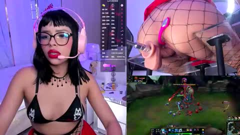 Snapshot of nyveth chatting on 12, 11, 2025 Nyvet online show from 12, 11, 2025