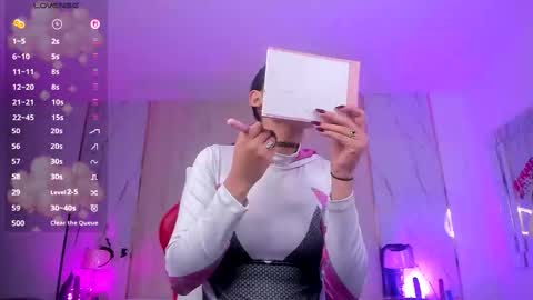 Snapshot of nyveth chatting on 14, 12, 2025 Nyvet online show from 14, 12, 2025