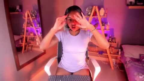 Snapshot of nyxmoonhells chatting on 17, 9, 2025 Nyx online show from 17, 9, 2025