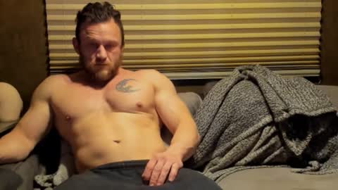 Snapshot of nzmone chatting on 22, 11, 2025 FitDogg online show from 22, 11, 2025