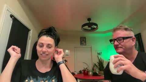 Snapshot of obsidianheartsx chatting on 22, 11, 2025 SimplyUs online show from 22, 11, 2025