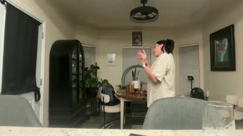 SimplyUs online show from 3, 6, 2026