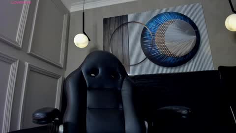 independent model online show from 31, 1, 2025