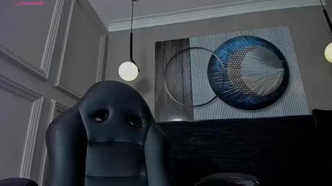 independent model online show from 2, 3, 2025