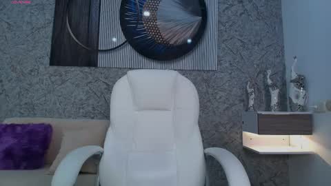 independent model online show from 23, 10, 2025