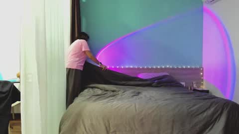 Evie online show from 6, 1, 2025