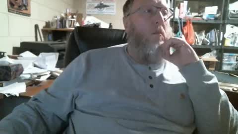 Snapshot of oddobsessions chatting on 15, 12, 2025 oddobsessions online show from 15, 12, 2025